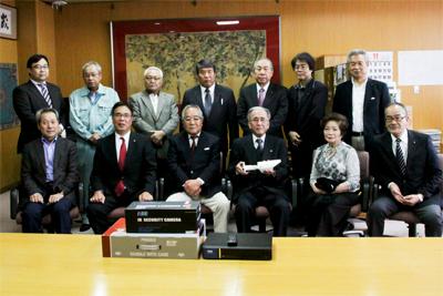 寄附の集合写真