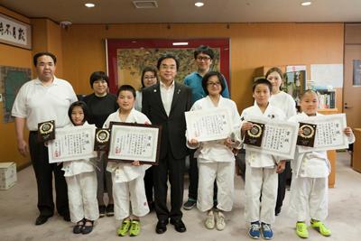 報告の様子の写真