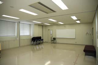 大田中央公民館大田庁舎2階にある203会議室の写真
