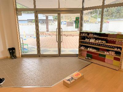 大田こども園玄関