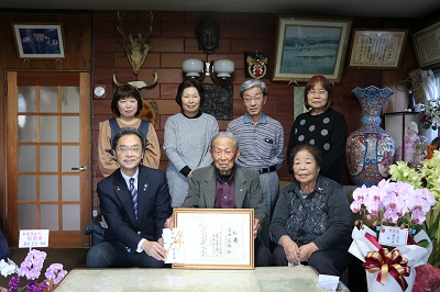 岩田文雄さん（西溝井）が満100歳に