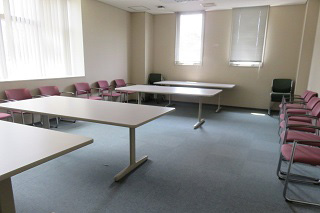 大田庁舎の2階にある202会議室の写真