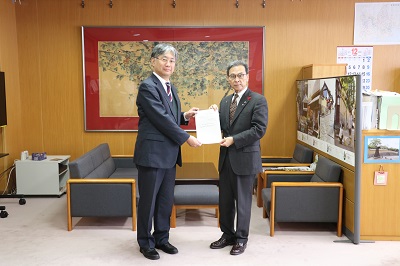 中野酒造の皆様と永松市長・興田副市長の写真