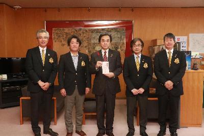 永松市長とライオンズクラブの皆さん