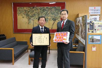 木村さんと永松市長の写真
