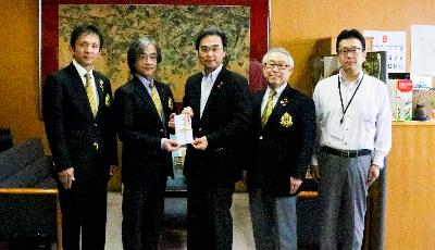 ロータリークラブ寄付の写真