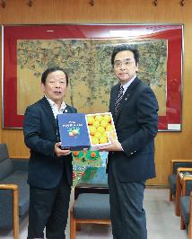 ハウスミカン寄贈の写真