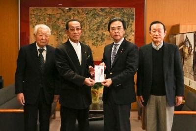 杵築市芸能文化協会のみなさんと永松市長