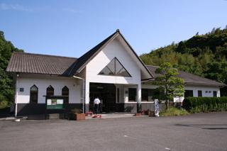 奈狩江地区公民館の外観の写真