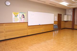 奈狩江地区公民館の小会議室の写真
