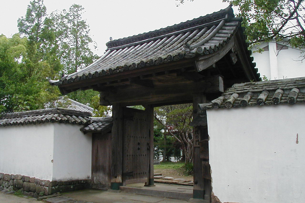藩校の門の写真